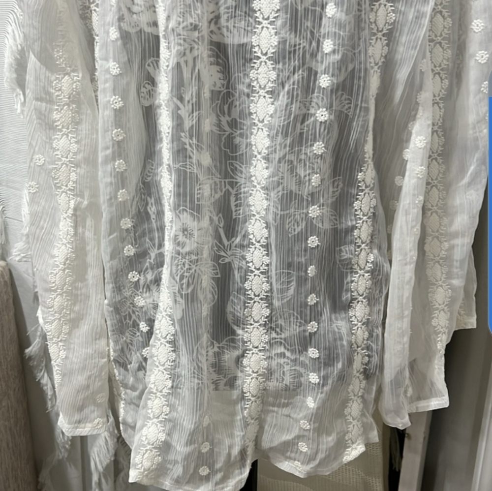 Bohemian Flowy Sheer Lace Embroidered  Lined Top Butterfly Sleeves White New - Picture 3 of 5